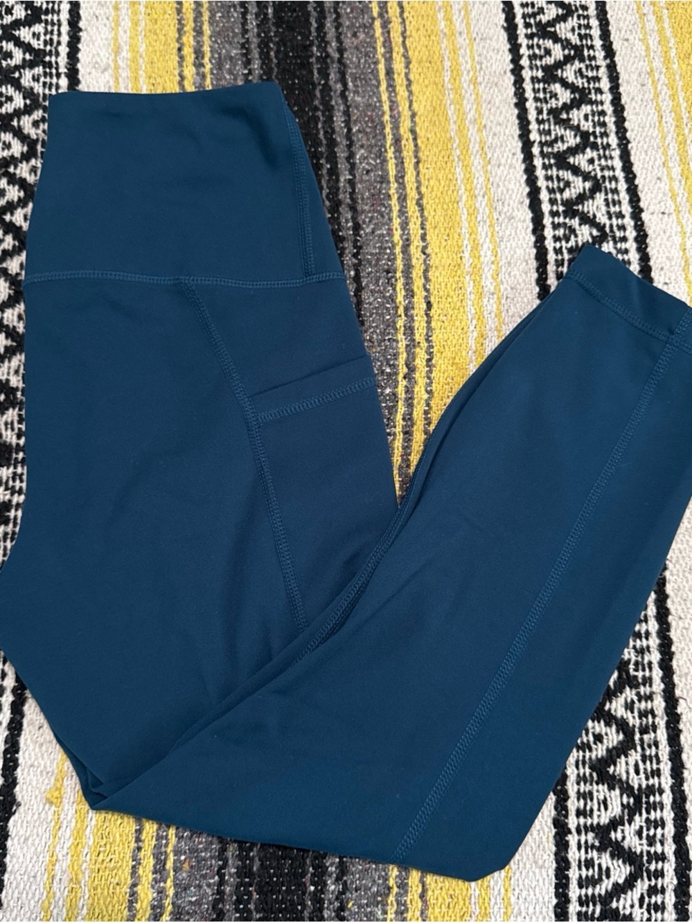 Yogalicious High-Waist capri Leggings in Deep Teal